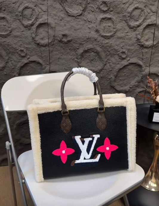 Louis Vuitton Women's Bag - Meya Luxury Brand