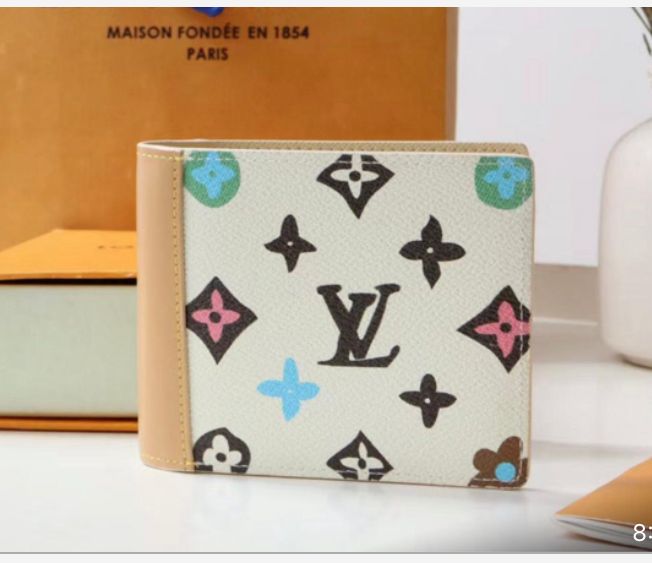 Louis Vuitton Men's Wallets - Meya Luxury Brand image 2
