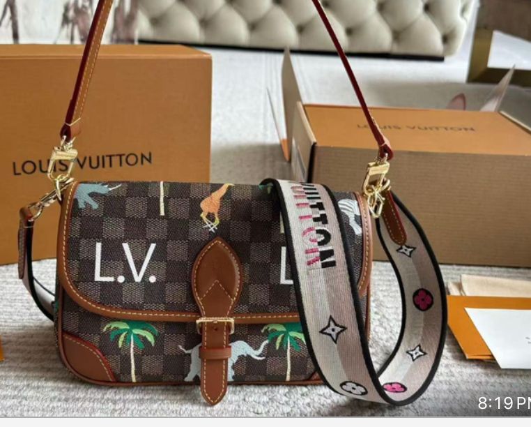 Louis Vuitton Women's Bag