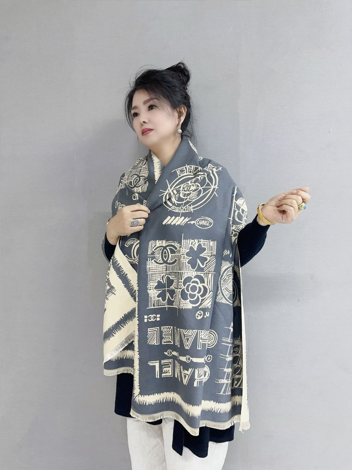 Channel Women's Shawl