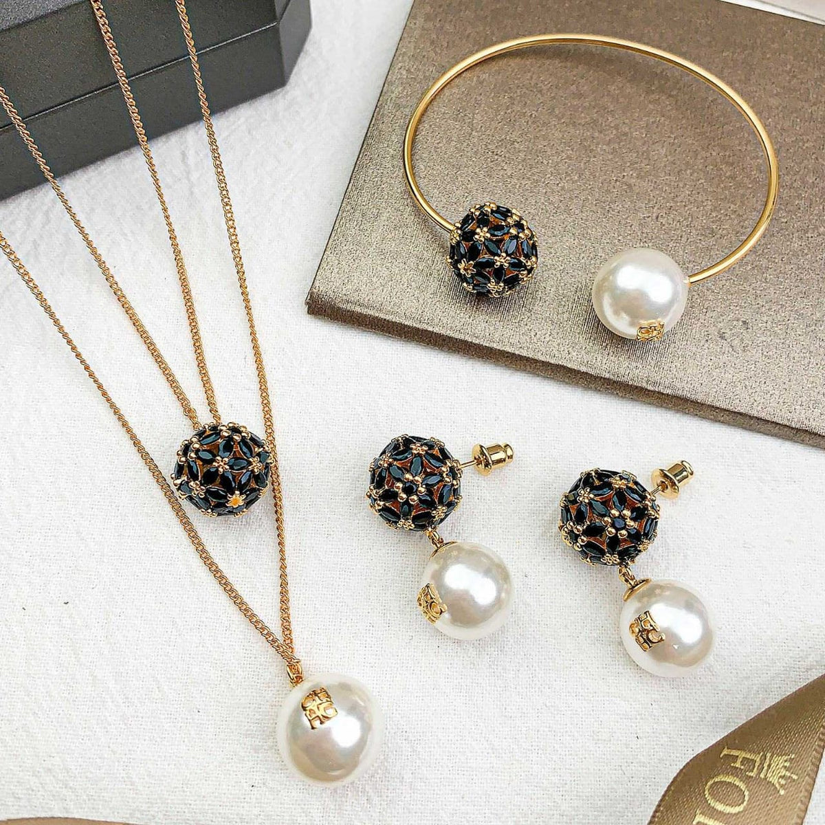 New high-end women's classic noble pearl jewelry set - Meya Luxury Brand