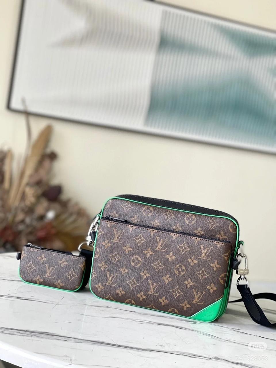 Louis Vuitton Men's Bag – Brown
