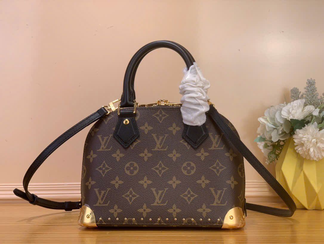 Louis Vuitton Women's Bag - Meya Luxury Brand