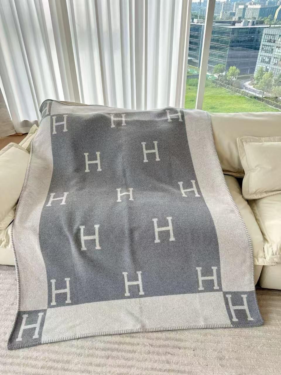 Hermes Pillow & Blanket Set - Meya Luxury Brand