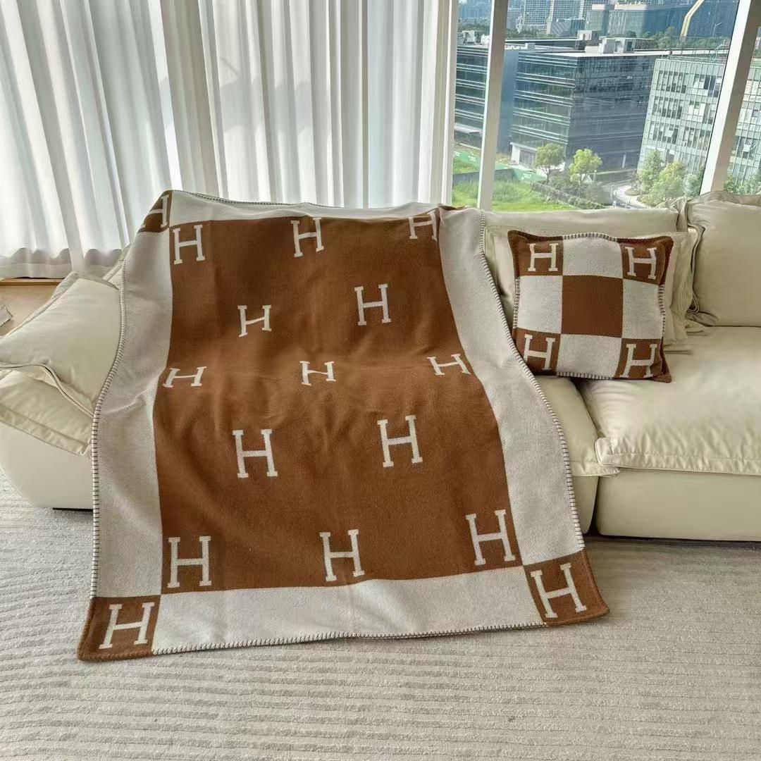 Hermes Pillow & Blanket Set - Meya Luxury Brand