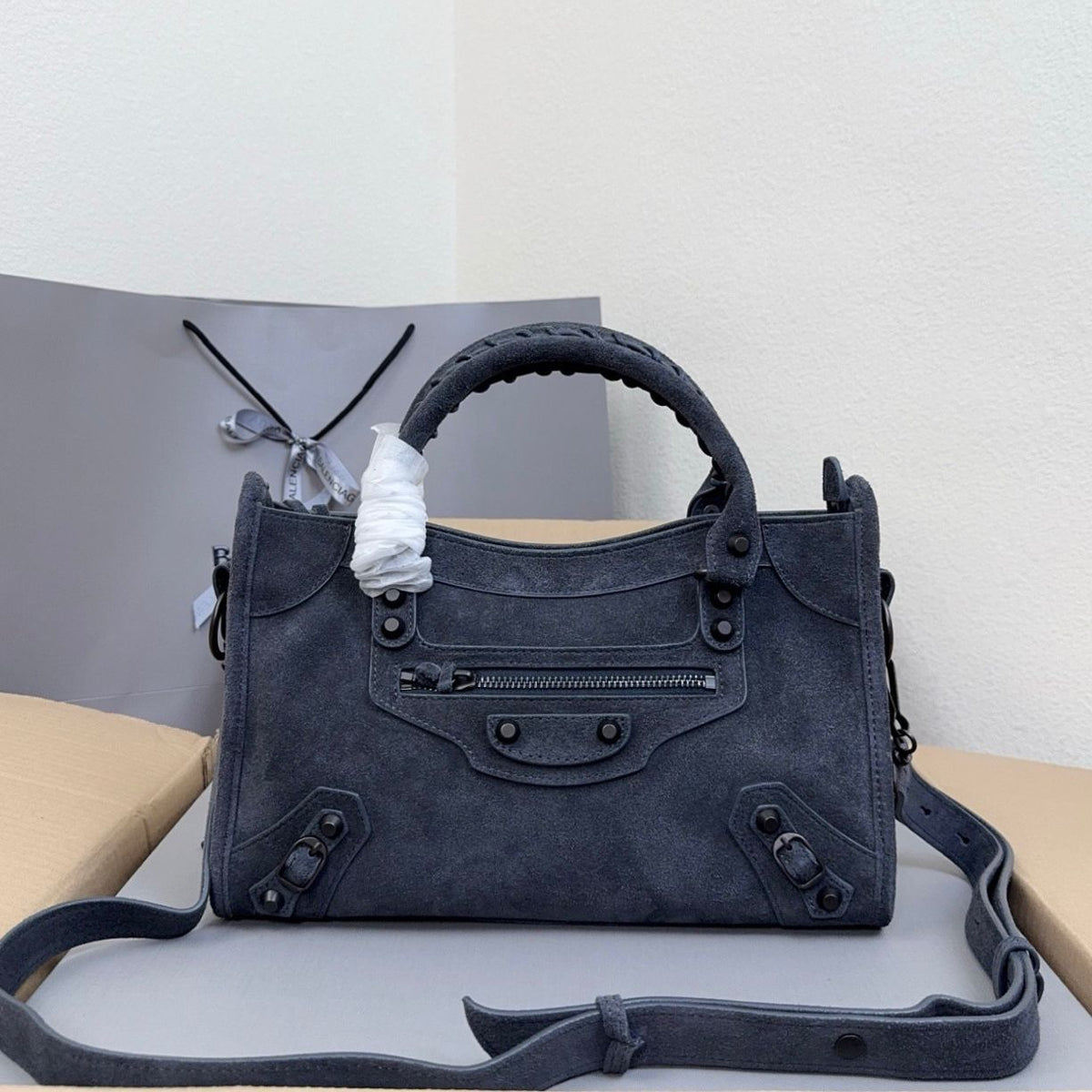 Classic black Balenciaga city leather shoulder bag with tassels