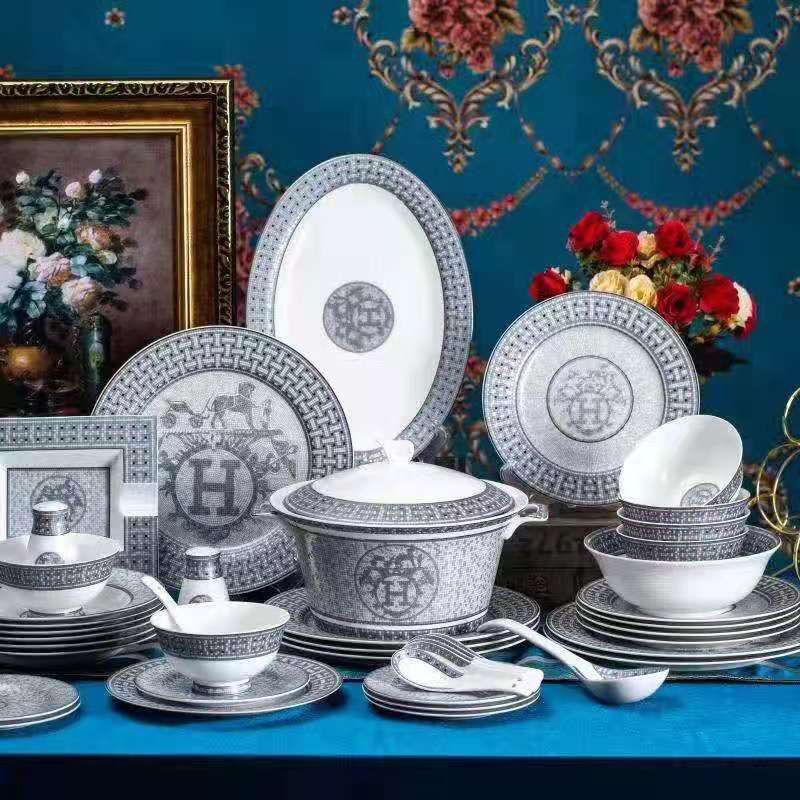 Hermes Dinner Set