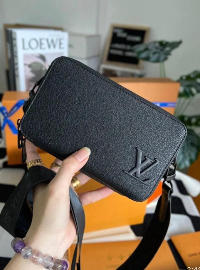Louis Vuitton Men's Wallets - Meya Luxury Brand image 1