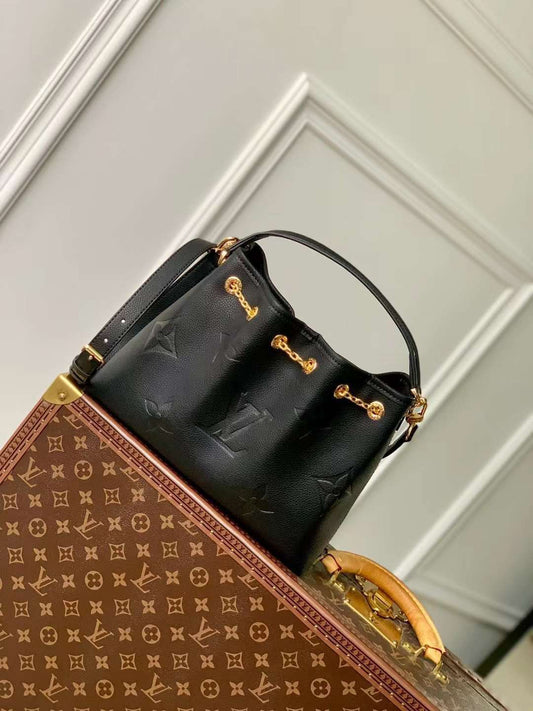 Louis Vuitton Women's Bag - Meya Luxury Brand