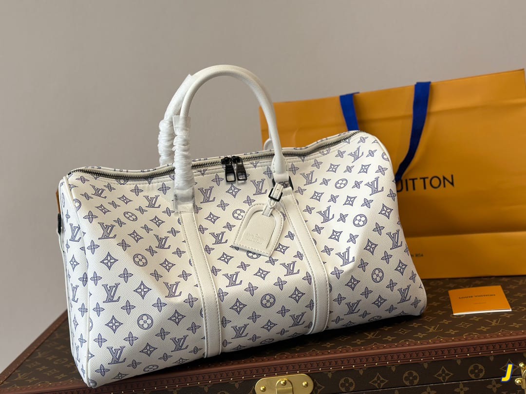 Louis Vuitton Women's Bag - Meya Luxury Brand