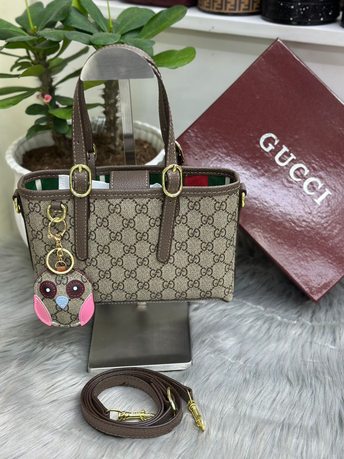Beige GG monogram canvas handbag with detachable leather shoulder strap
