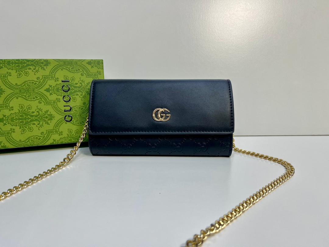 Navy Gucci women’s wallet-on-chain bag