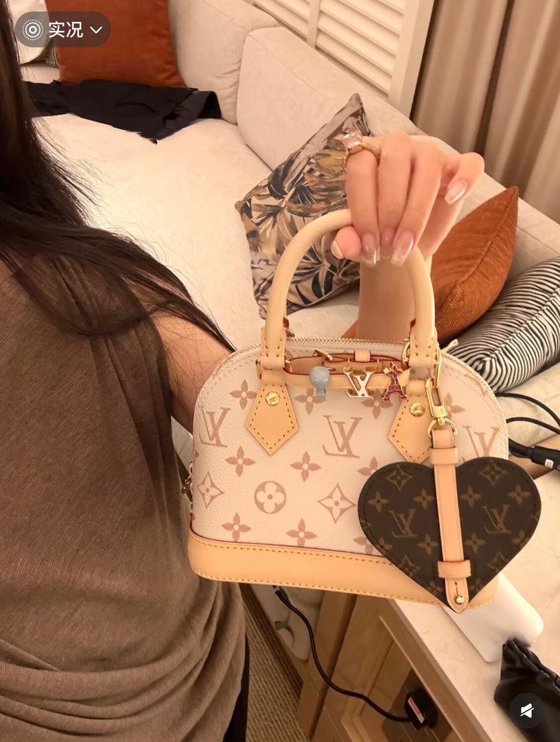 Women’s mini handbag styled with a casual outfit